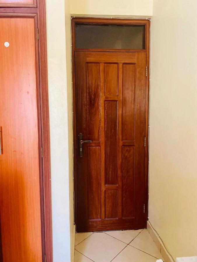 Dala Studio - Beach Road Apartment Mombasa Bagian luar foto